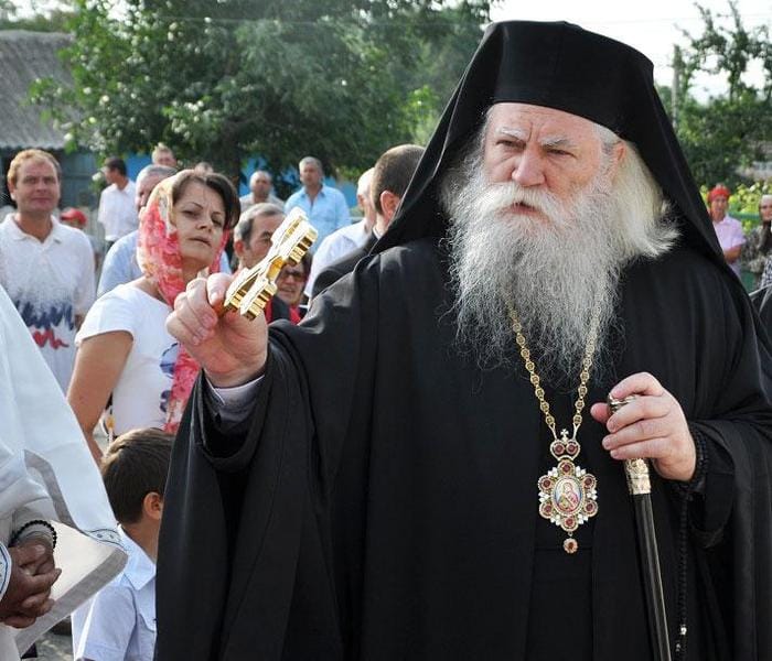 ÎPS Calinic se alătură ÎPS Teodosie și Mănăstirii Petru-Vodă. Nu susține petiția de schimbare a datei Paștilor inițiată de Papahagi și Baconschi