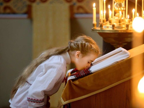Nu doar cu mângâieri, ci şi cu severitate se cresc frumos copiii - Din scrierile Sf.Dimitrie, Mitropolitul Rostovul