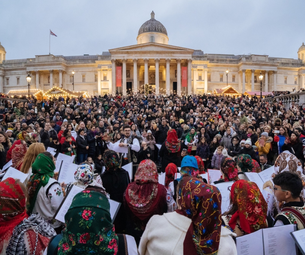 Impresionant! Mii de români au cântat colinde în centrul Londrei și au rostit împreună ”Tatăl nostru” / Video