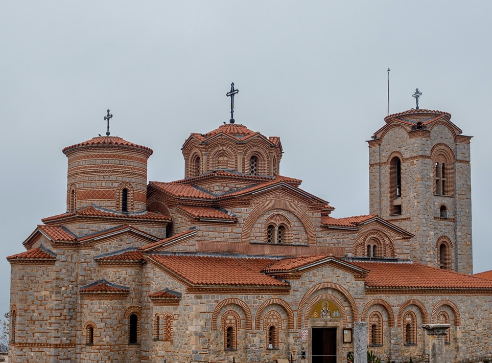 Biserica nu este un tonomat de bomboane în care bagi o fisă şi cade o bomboană. Dar ce este biserica?