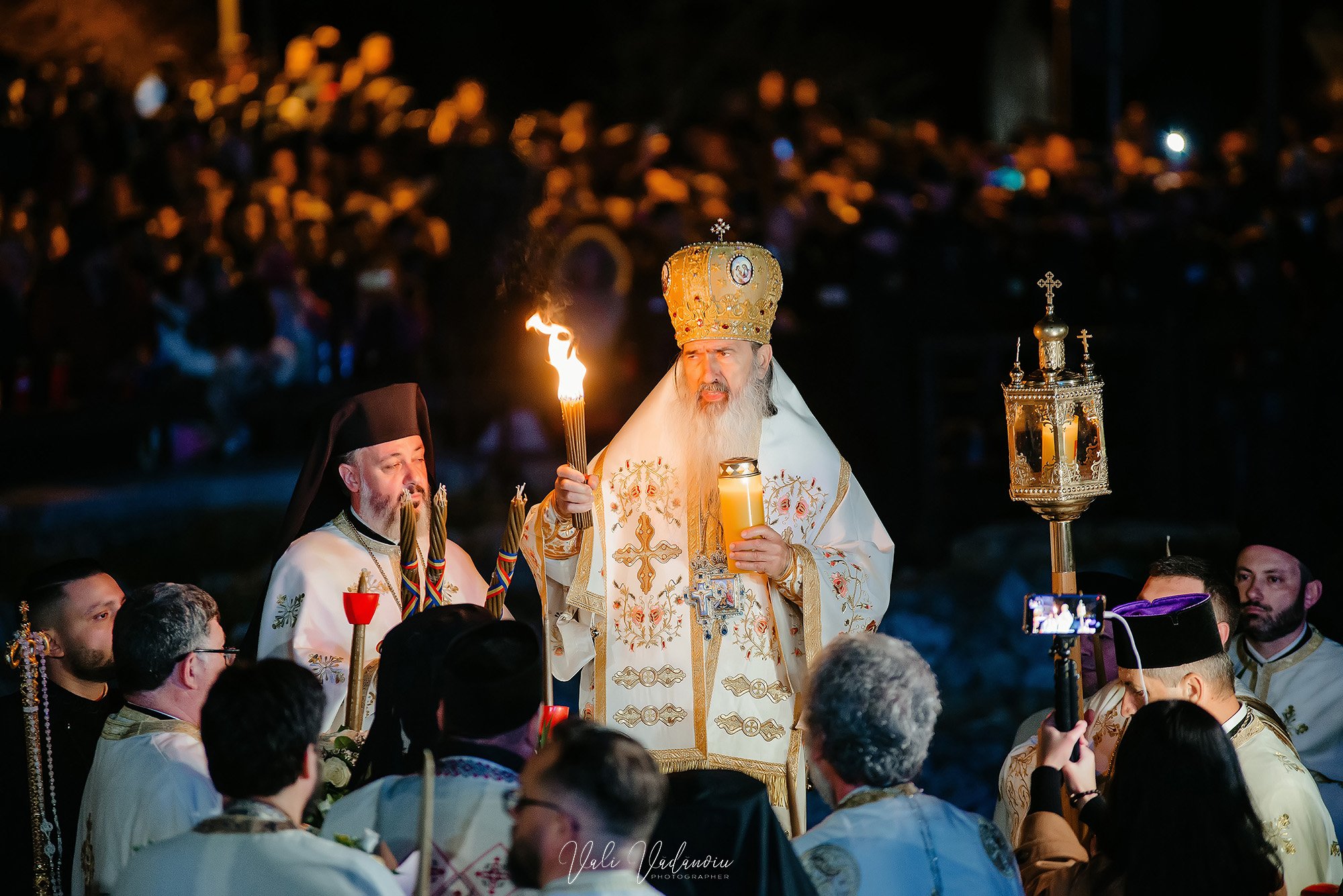 IPS Teodosie, îndemn în Pastorala de Paști: Să păstrăm credinţa neştirbită de inovaţii sau de sincretisme moderniste, să păzim fiinţa morală a poporului curată, educându-ne pruncii şi tinerii astfel