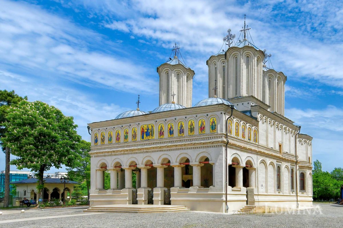 Sfinţii Împăraţi Constantin şi Elena - 21 mai. Catedrala Patriarhală își va sărbători hramul istoric - Vedeți programul