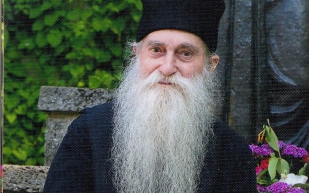 ”Tipic, tipic, şi la inimă nimic”. Ce ne atrage atenția pr. Arsenie Papacioc