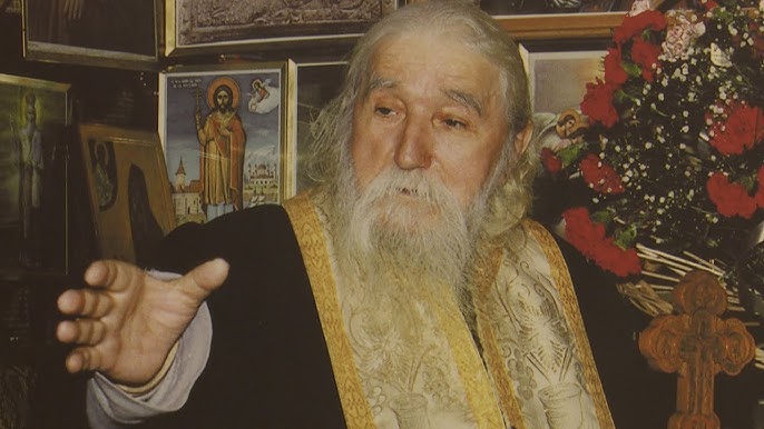 Cum trebuie să stea credincioşii la sfintele slujbe? Ce datorii au cei care merg la biserică? - Ne vorbește Sf. Ilie Cleopa