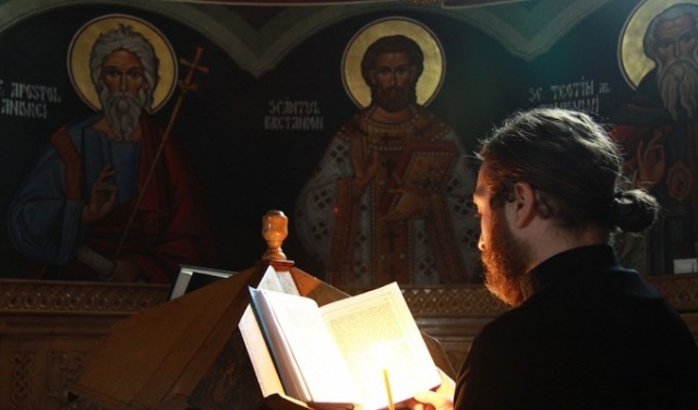 Diavolul vine cu gândurile şi vă trage de mânecă! Sf. Porfirie ne spune un lucru de mare importanţă ce ne preocupă pe toţi creştinii