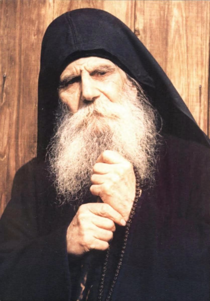 „Să ai credință în Dumnezeu, să te rogi și să nu-ți pierzi nădejdea!” - Sf. Paisie Olaru